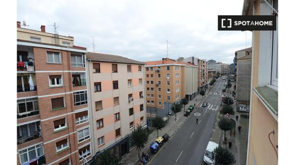 Pintoresca habitación en piso compartido en Rekalde, Bilbao