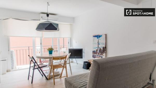 Elegante apartamento de 2 dormitorios en alquiler en Algirós, Valencia