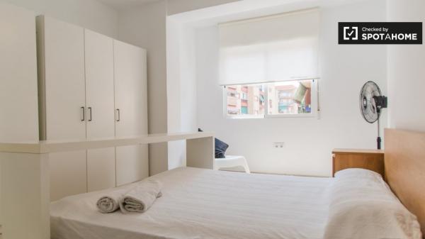 Elegante apartamento de 2 dormitorios en alquiler en Algirós, Valencia