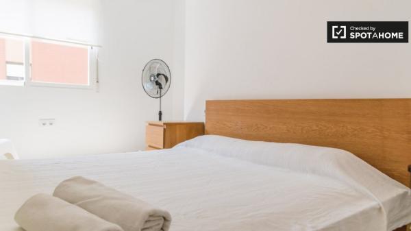 Elegante apartamento de 2 dormitorios en alquiler en Algirós, Valencia