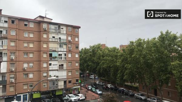 Pokój w apartamencie z 6 sypialniami w Alcalá de Henares w Madrycie