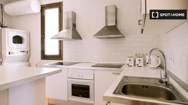 Quarto para alugar em apartamento de 19 quartos em Eixample, Barcelona