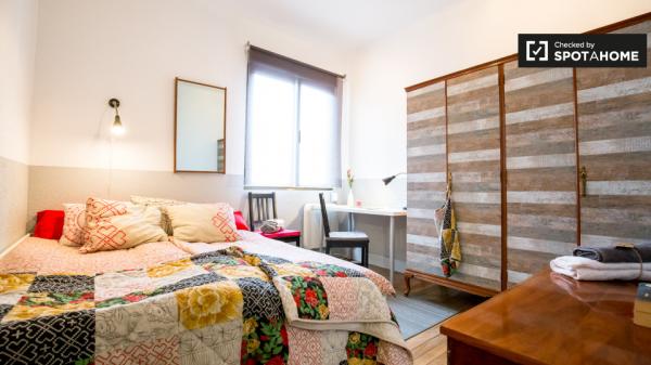 Habitación chic en apartamento de 3 dormitorios en Uribarri, Bilbao