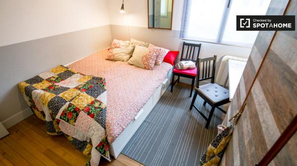 Habitación chic en apartamento de 3 dormitorios en Uribarri, Bilbao