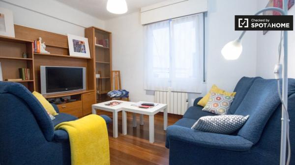 Se alquilan habitaciones en un apartamento de 3 dormitorios en Begoña, Bilbao