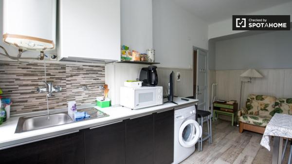 Habitación chic en apartamento de 3 dormitorios en Uribarri, Bilbao