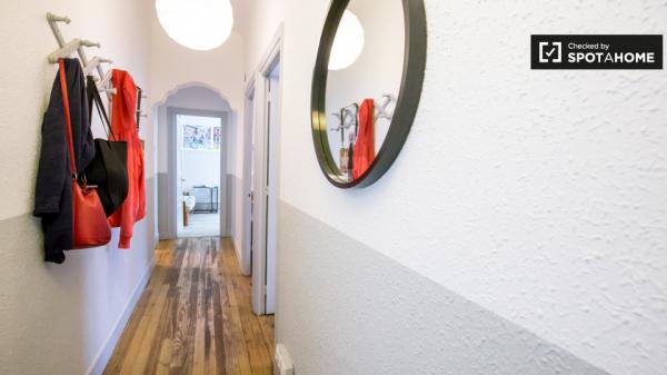 Habitación chic en apartamento de 3 dormitorios en Uribarri, Bilbao