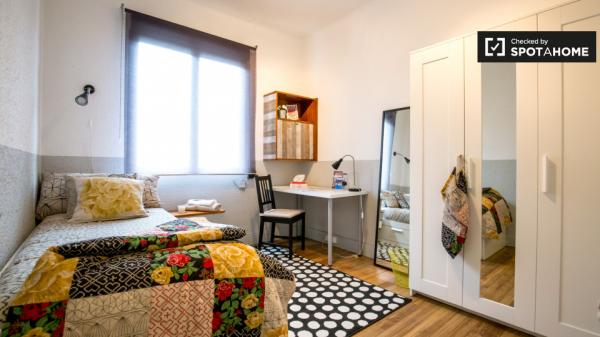 Habitación chic en apartamento de 3 dormitorios en Uribarri, Bilbao