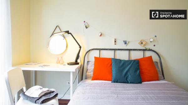 Habitación soleada en apartamento de 3 dormitorios en Getxo, Bilbao