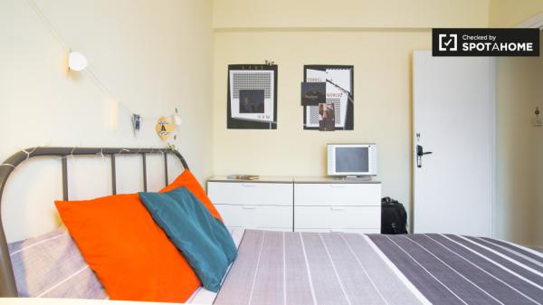 Habitación soleada en apartamento de 3 dormitorios en Getxo, Bilbao