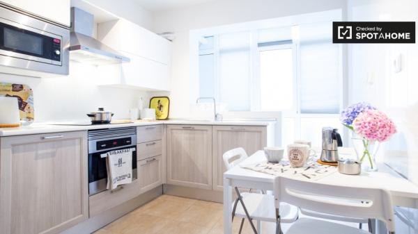 Habitación soleada en apartamento de 3 dormitorios en Getxo, Bilbao