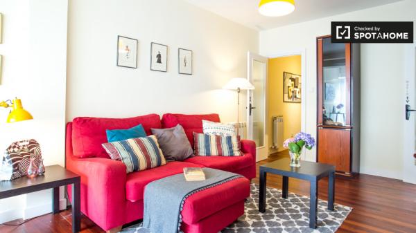 Habitación soleada en apartamento de 3 dormitorios en Getxo, Bilbao