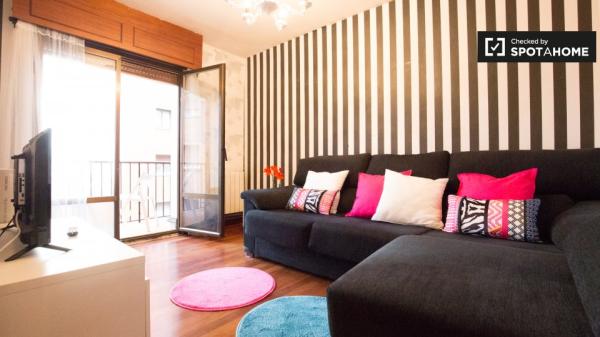 Amplia habitación en apartamento de 3 dormitorios en Uribarri, Bilbao