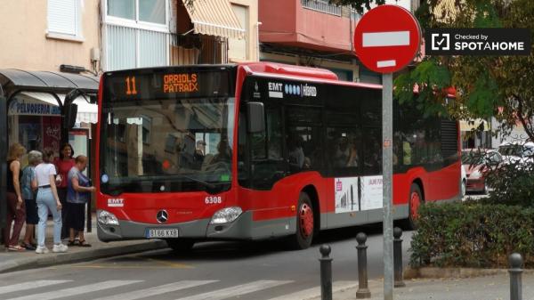 Spaziosa camera in appartamento con 3 camere da letto a Rascanya, Valencia