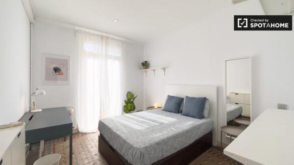 Alquiler de habitaciones en apartamento de 7 dormitorios en Barcelona