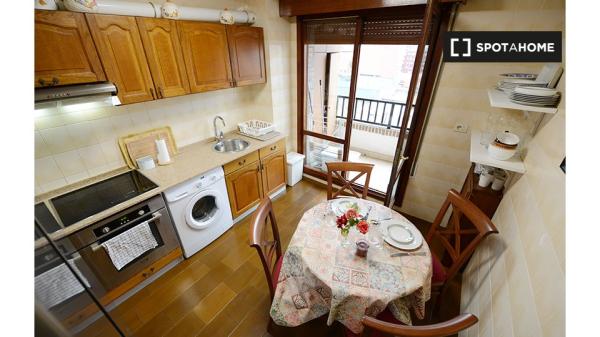 Zimmer zu vermieten in 4-Zimmer-Wohnung in Bilbao