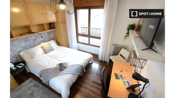 Zimmer zu vermieten in 4-Zimmer-Wohnung in Bilbao