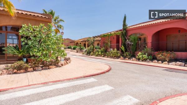 Bungalow 1 chambre à louer à Alicante