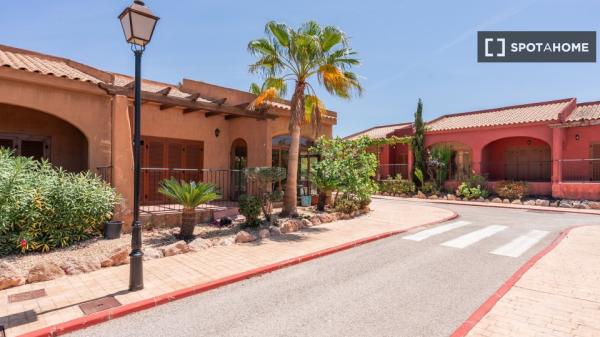 Bungalow de 1 quarto para alugar em Alicante