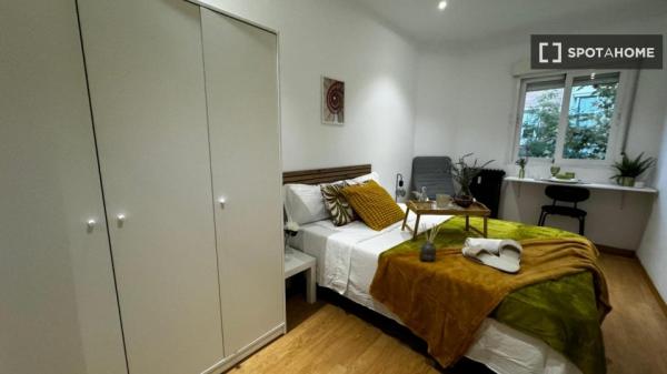 Quarto incrível em apartamento perto de Bernabeu