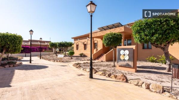 Bungalow 1 chambre à louer à Alicante