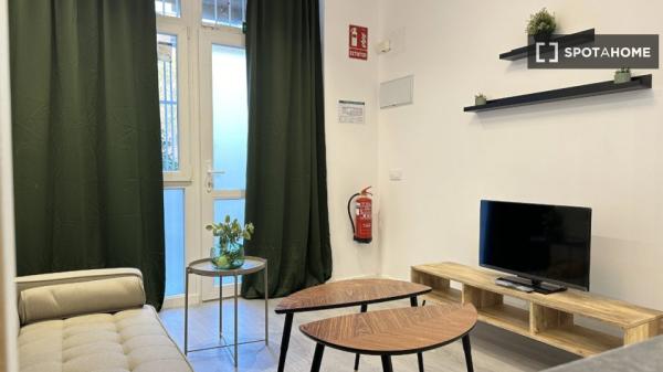 Apartamento de 1 dormitorio en alquiler en Lucero, Madrid