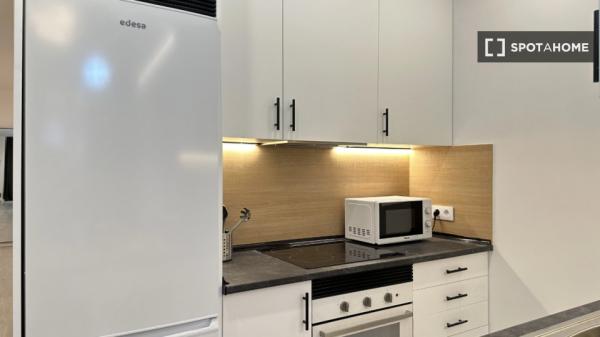 Apartamento de 1 dormitorio en alquiler en Lucero, Madrid