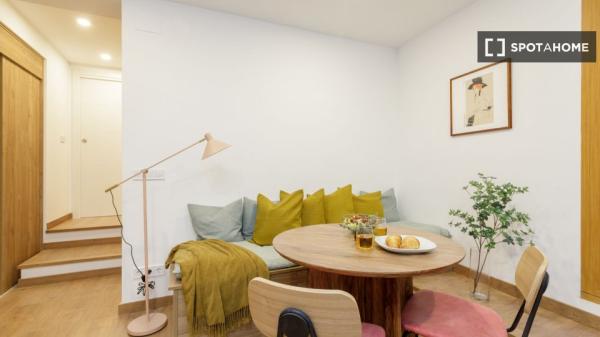 Apartamento entero de 2 dormitorios en Barcelona.