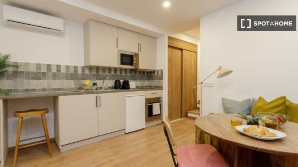 Apartamento entero de 2 dormitorios en Barcelona.