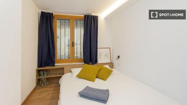 Apartamento entero de 2 dormitorios en Barcelona.