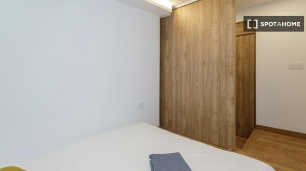 Apartamento entero de 2 dormitorios en Barcelona.