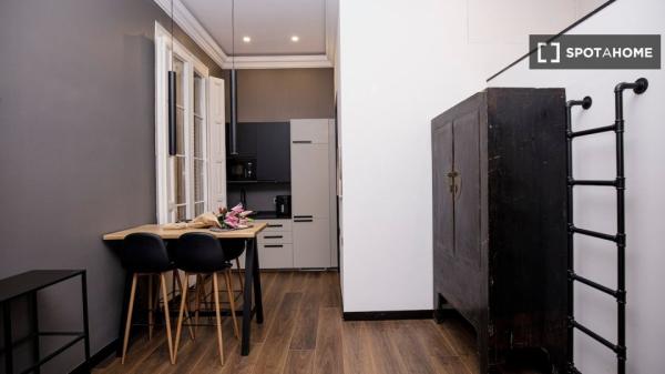 Apartamento de 1 dormitorio en alquiler en Ciutat Vella, Barcelona.