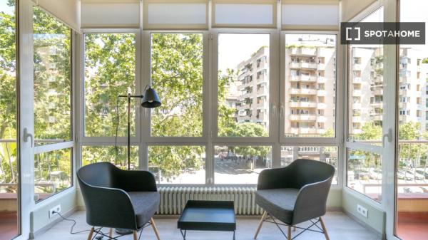 Spacious and comfortable apartment in Eixample Esquerra