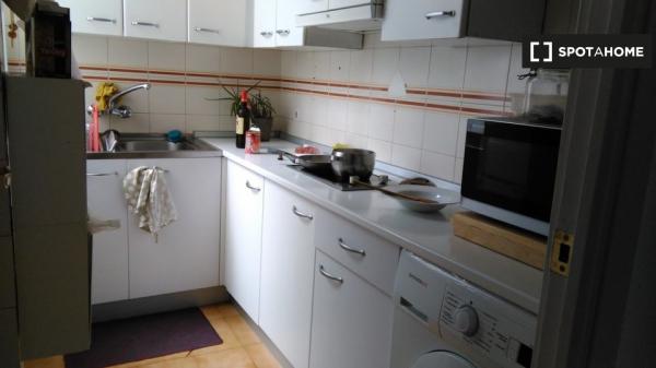 Alquiler de habitaciones en piso de 3 dormitorios en Sevilla