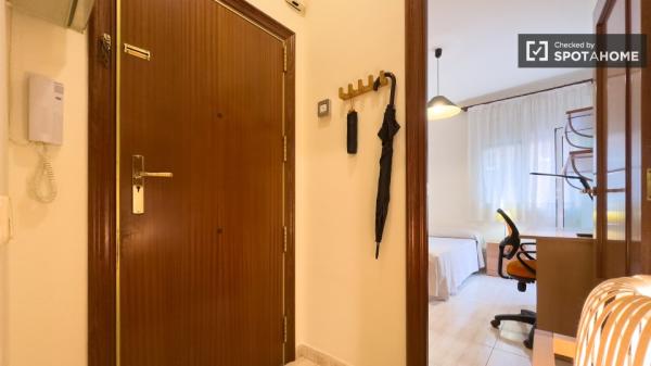 Apartamento de 3 dormitorios en alquiler en Sants, Barcelona