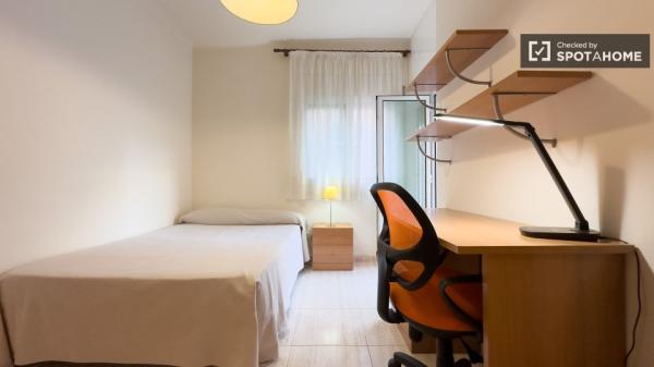 Apartamento de 3 dormitorios en alquiler en Sants, Barcelona