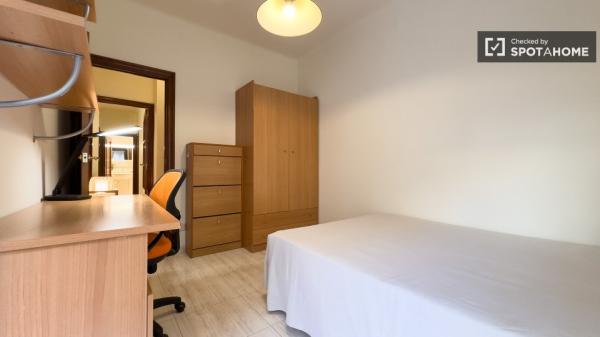 Apartamento de 3 dormitorios en alquiler en Sants, Barcelona