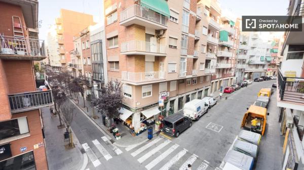 Apartamento de 3 dormitorios en alquiler en Sants, Barcelona