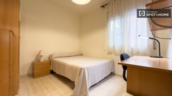 Apartamento de 3 dormitorios en alquiler en Sants, Barcelona