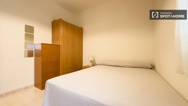 Apartamento de 3 dormitorios en alquiler en Sants, Barcelona