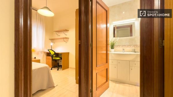 Apartamento de 3 dormitorios en alquiler en Sants, Barcelona