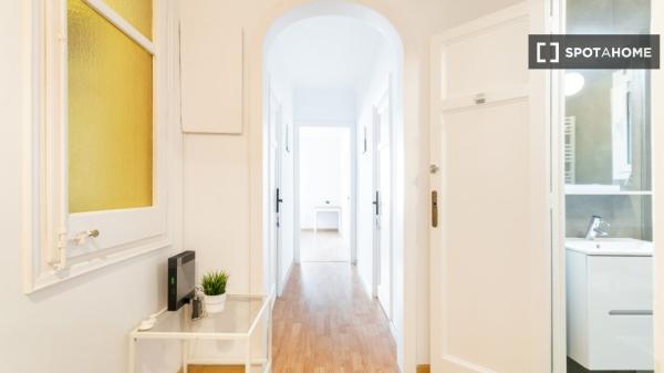 Quartos para alugar em apartamento de 4 quartos em Barcelona