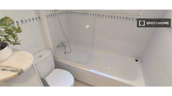 Apartamento de 3 dormitorios en alquiler en Centro, Madrid