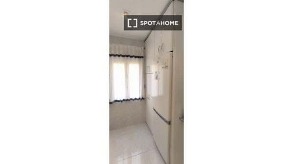 Apartamento de 3 dormitorios en alquiler en Centro, Madrid