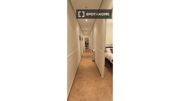 Apartamento de 3 dormitorios en alquiler en Centro, Madrid