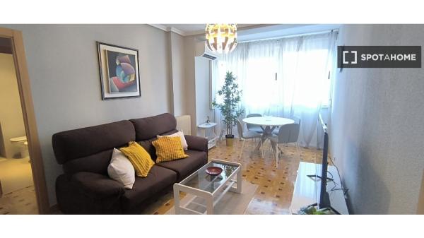 Apartamento de 3 dormitorios en alquiler en Centro, Madrid