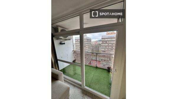 Habitación en piso compartido en barcelona.