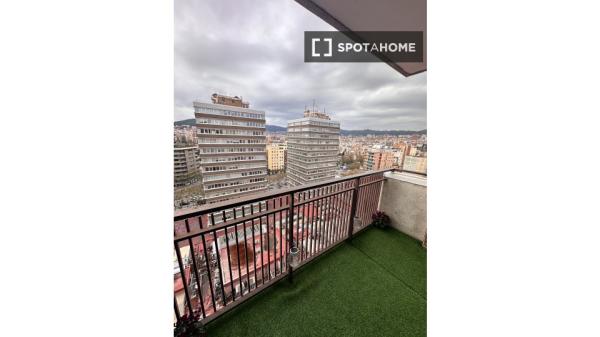 Habitación en piso compartido en barcelona.