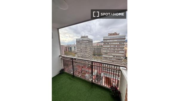 Habitación en piso compartido en barcelona.