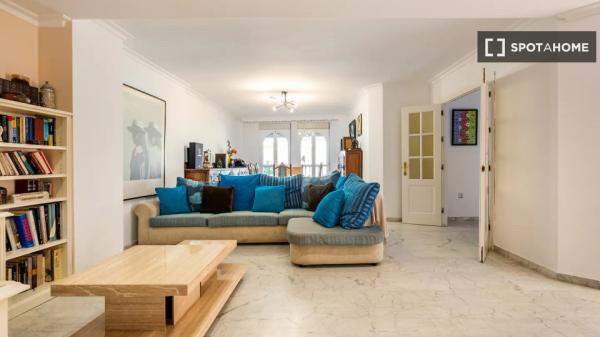 Whole 2 bedrooms apartment in Málaga